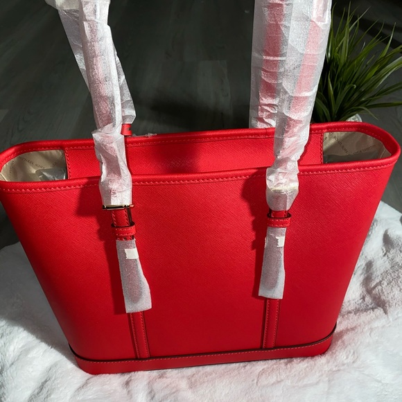 SOLD Authentic Michael Kors bag - Picture 2 of 6